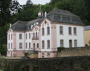 16 Schloss 310px-Castle_Weilerbach_Eifel_2011-08